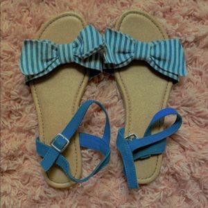 Blue and white bow sandals